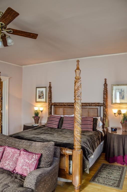 Hotel At The 4*